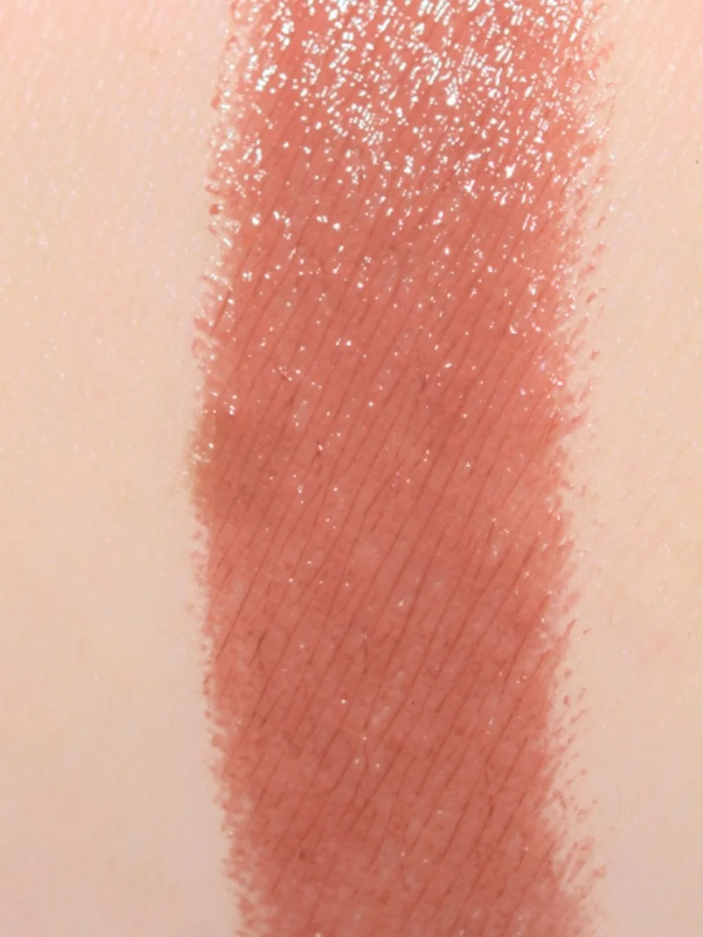 Estee Lauder Pure Color Illuminating Sheer Shine Lipstick Shade 901 Born Flirt